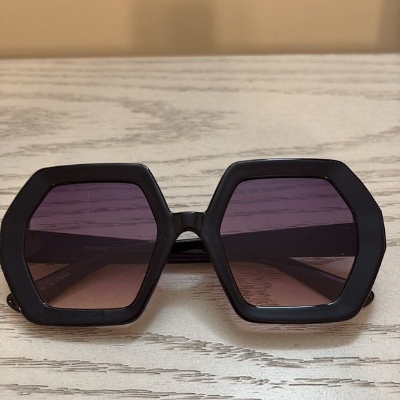 Kika Vargas for Target Hexagonal Black Sunglasses - Picture 3 of 6